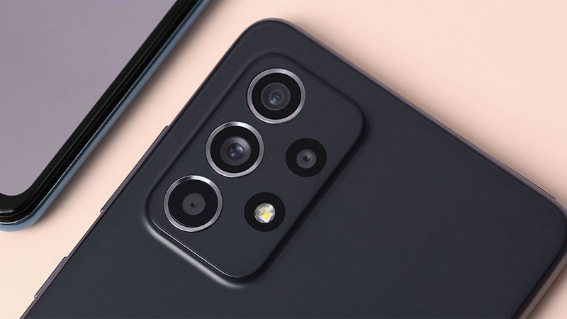 Cụm camera sau của Galaxy A52s 5G v&agrave; Galaxy A52 5G